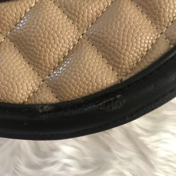 Woman’s Vintages CC Tan Quilted Round Bag *Firm Priced* - Picture 9 of 13